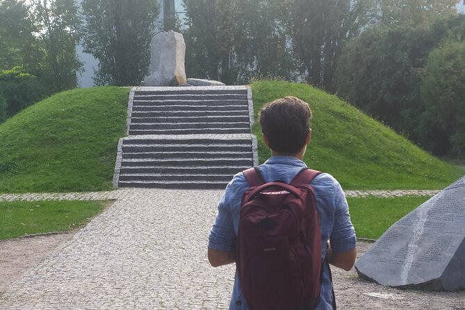 Historical Walking Tour of Jewish Warsaw - Sienna 53 and the Baguette Mi warm up that sets the tone