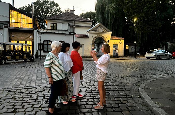 Jewish Krakow Private Tour. Personalities, Art and Food - Old Synagogue: chief rabbis and the stories you can still feel