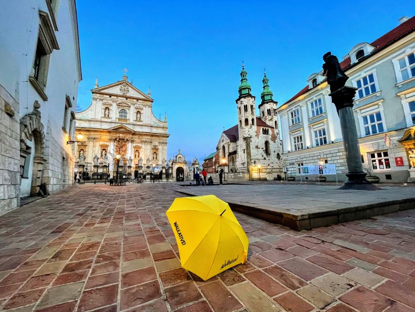 Krakauer old town tour - Wawel Hill: cathedral, castle courtyard, and the royal scale