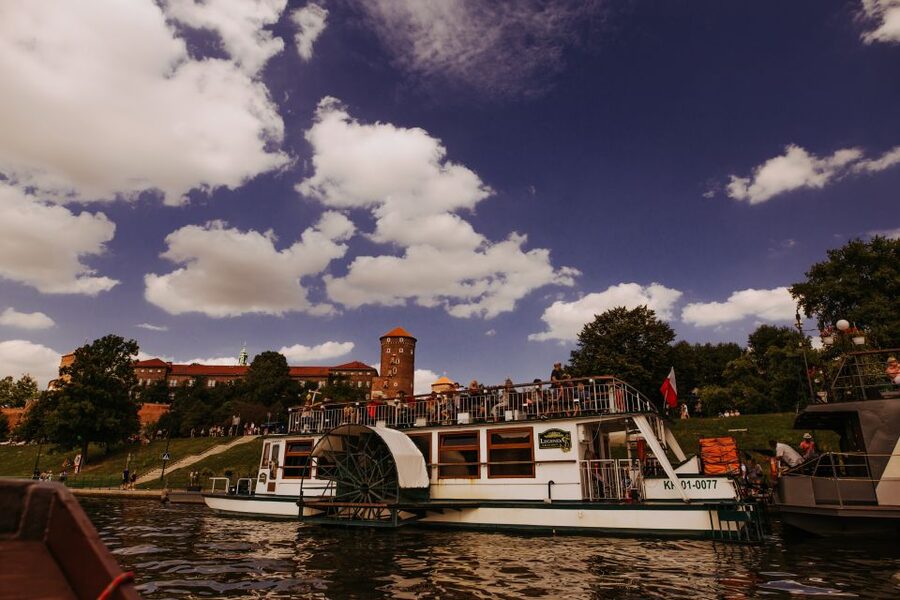 Krakow: 1-Hour Evening Vistula River Cruise - Kazimierz and Church on the Rock: the historic feel, seen from water