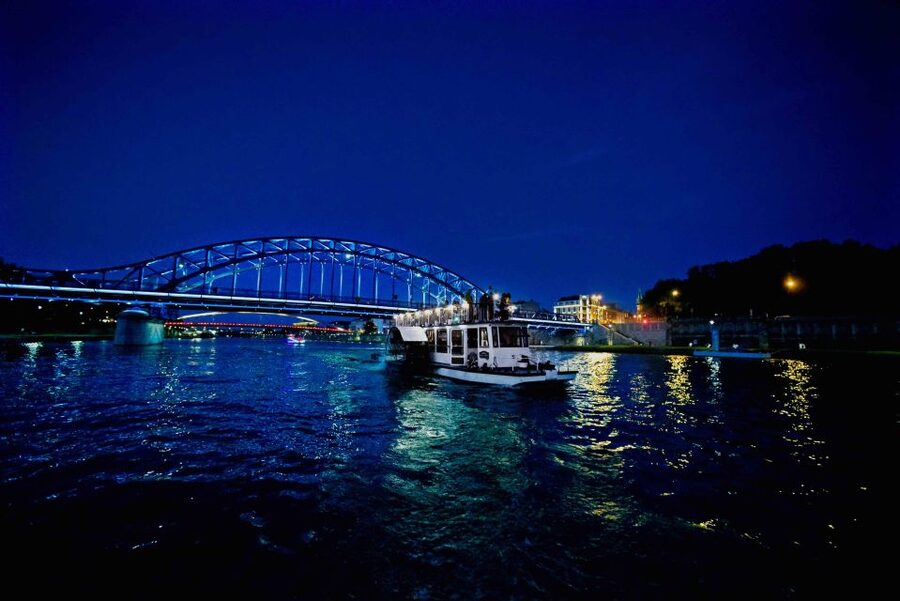 Krakow: 1-Hour Evening Vistula River Cruise - Audio guide reality check, plus how to get the most out of the narration