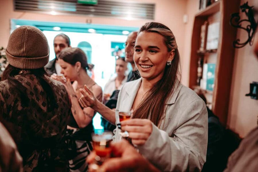 Krakow: 6 pm Tipsy Bar Tour With Karaoke+Twist (Thu-Fri-Sat) - Quick hits before you go