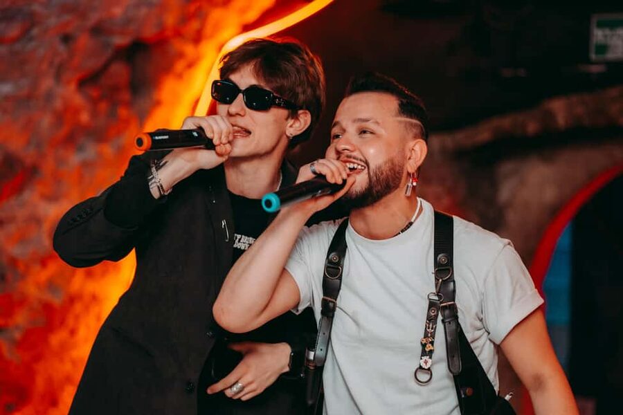 Krakow: 6 pm Tipsy Bar Tour With Karaoke+Twist (Thu-Fri-Sat) - Price check: is $34 worth it for 4 hours of drinks and entry?