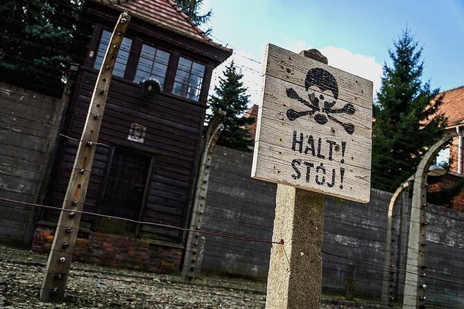 Krakow: Auschwitz-Birkenau Guided Tour & Hotel Pick Up - The Auschwitz-Birkenau Guided Visit: What the Structure Means for You