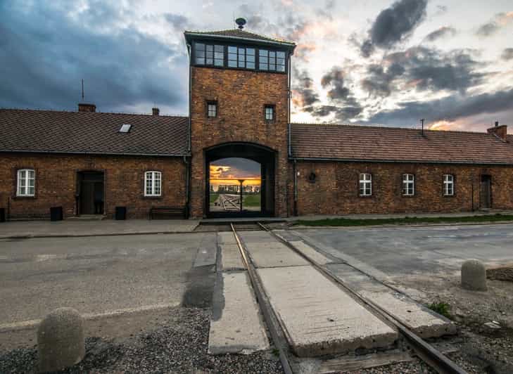Krakow: Auschwitz-Birkenau Guided Tour with Pickup & Lunch - Pickup Window, Timing Shocks, and How to Avoid a Day Trip Headache