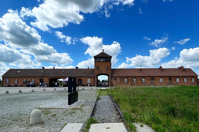 Krakow: Auschwitz - Birkenau Guided Tour with Private Transport - Door-to-door pickup from Krakow, timed to your Auschwitz entry