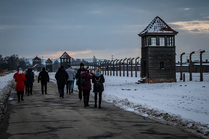Krakow: Auschwitz-Birkenau Guided Tour with Ticket and Transfer - Breaks, food, and keeping your day from falling apart