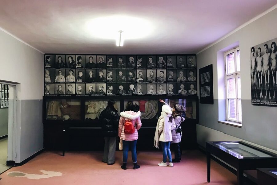 Krakow: Auschwitz-Birkenau Tour Limited to 15 Visitors - Auschwitz I: what you will focus on, and how the headsets help