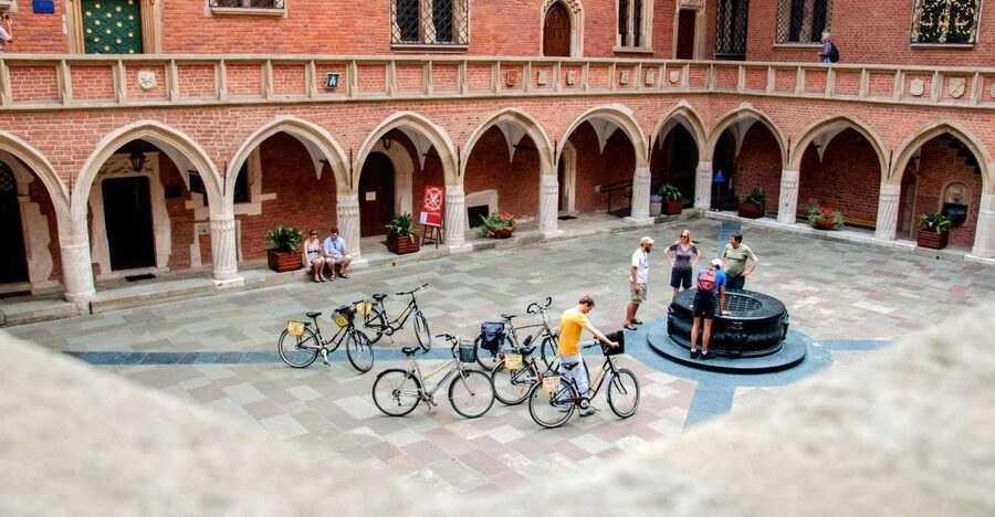 Krakow: Bike Tour of Old Town, Jewish Quarter and the Ghetto - Jagiellonian University area and Bishop’s Palace photo stops