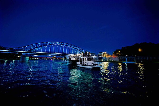 Krakow by night 60 minutes cruise The Vistula River Krakow - Price and value for $25.30, is it worth it?