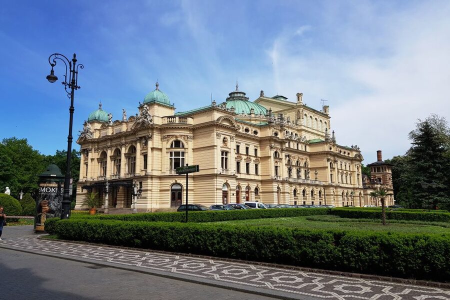 Krakow: City Tour by Electric Golf Cart - Price and value: about $36 for 90 minutes that save your feet