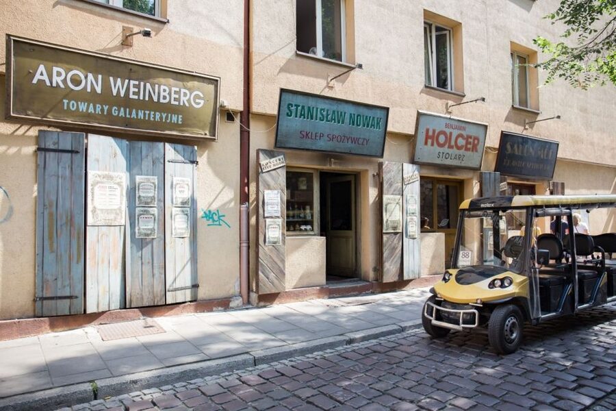 Krakow: City Tour of 3 Districts by Electric Car - Why an electric-car tour is the smart way to start Krakow