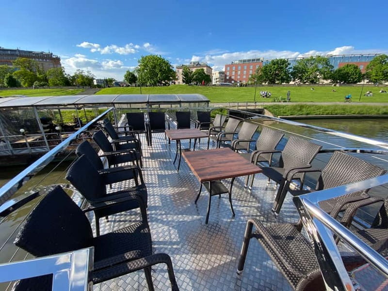 Krakow: Day or Night Vistula River Cruise with Audio Guide - Day or night: how to choose based on what you want to feel