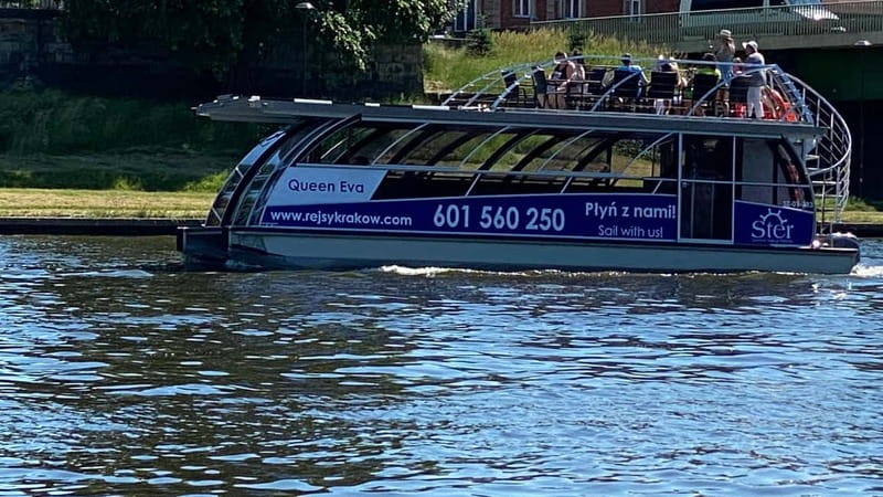 Krakow: Day or Night Vistula River Cruise with Audio Guide - Who this cruise is for, and who should skip it