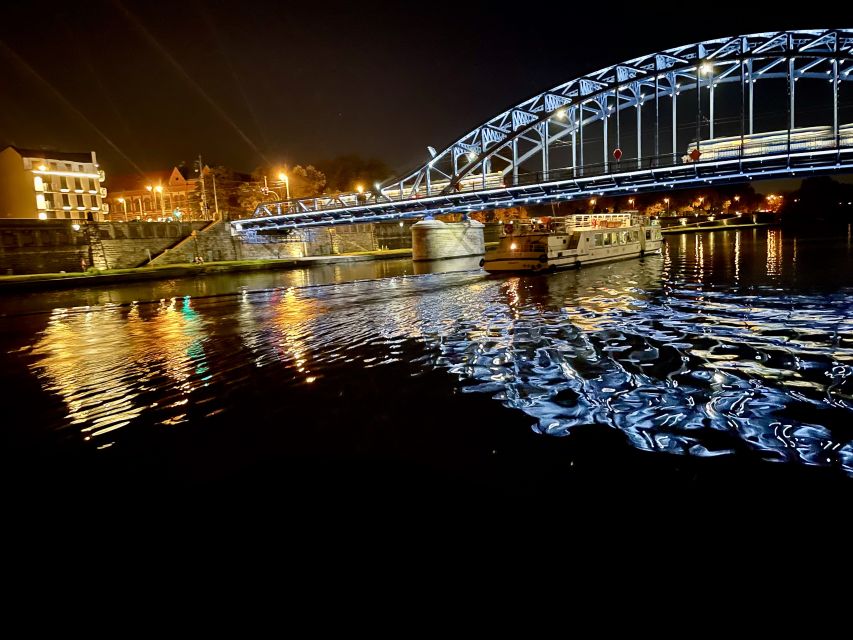 Krakow: Evening Cruise with a Glass of Wine - Why this 1-hour Vistula cruise fits Krakow perfectly