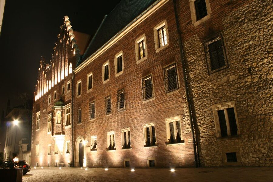 Krakow: Evening Walking Tour with Spooky Stories - Price and Value: What $24 Buys in Kraków