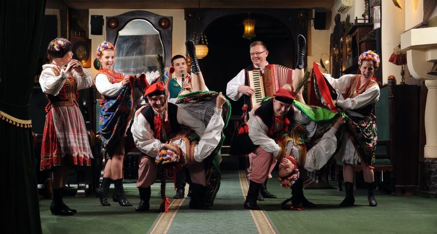 Krakow: Folk Show & 3-Course Dinner at Jama Michalika Café - Key things to know before you go