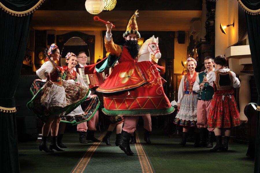 Krakow: Folk Show & 3-Course Dinner at Jama Michalika Café - Should you book the Krakow Folk Show and 3-course dinner at Jama Michalika?