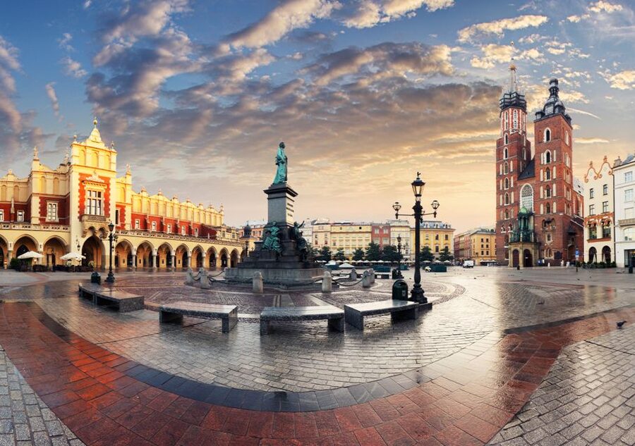 Krakow: Guided Old Town Tour - Krakow in 2.5 Hours, The Route That Gives You Instant Bearings