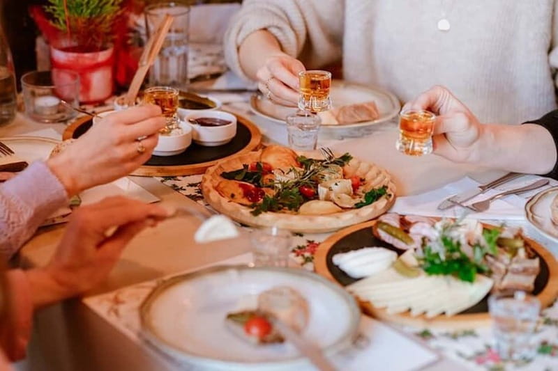 Krakow: Guided Polish Food and Culture Tour with Tastings - What you actually eat: soup, street food, pierogi, and dessert