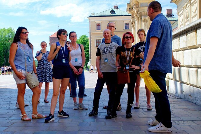 Krakow Guided Tour to Iconic Polish Royal Residence Wawel Castle - Group size and headset reality check