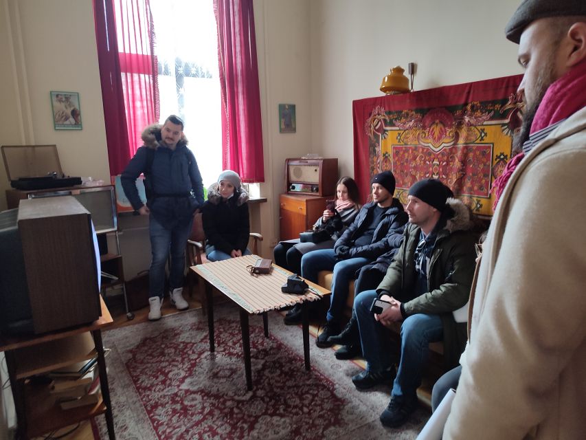 Krakow: Guided Tour to Nowa Huta on Commie Retro Van - A shorter sightseeing break at Ignacego Mościckiego 25