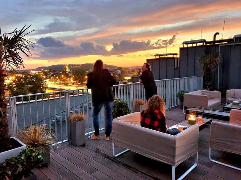 Krakow: Hidden Rooftop Bar Reservation with 1 Cocktail - SIX Rooftop at a glance: what the evening actually feels like