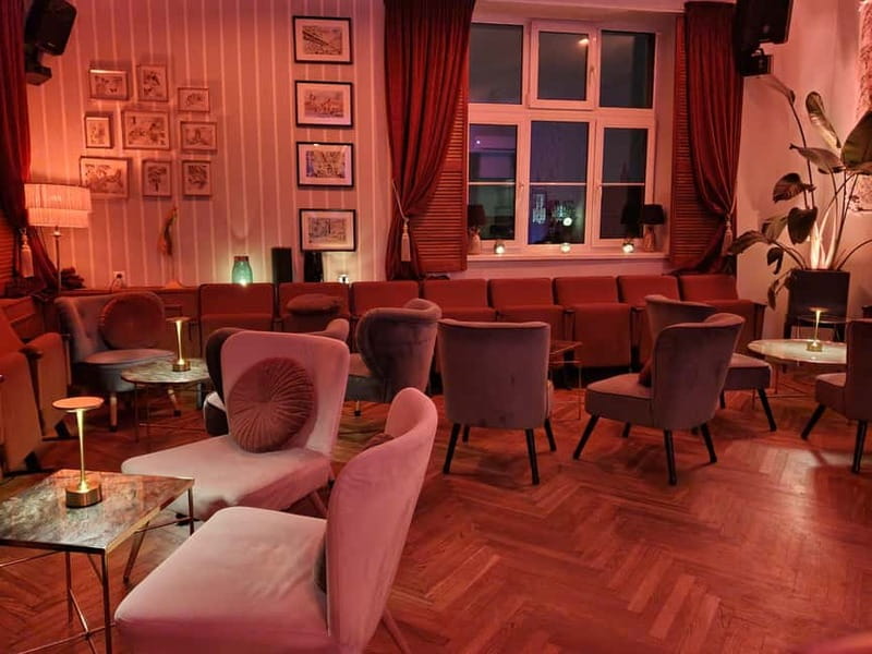 Krakow: Hidden Rooftop Bar Reservation with 1 Cocktail - Sunday music with M.Drums and the pianist duet