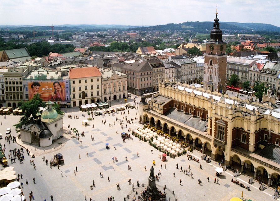Krakow: Highlights of Old & New Town Private Walking Tour - Key things to know before you walk Krakow