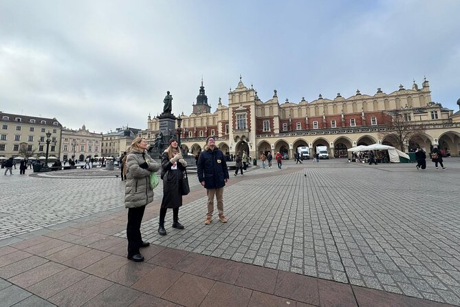 Krakow Highlights Tour: Local Tips, Food Spots & Must-See Places - Muzeum Ksiazat Czartoryskich: a museum stop where entry choices matter