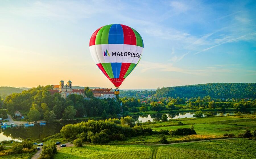 Kraków: Hot Air Balloon Flight with Champagne - Entering the Sky Over Krakow, Without the Crowd Stress