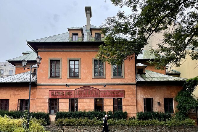 Krakow Jewish Ghetto and Quarter Audio Guided Walking Tour - The key stop at the pharmacy run by someone who tried to save lives