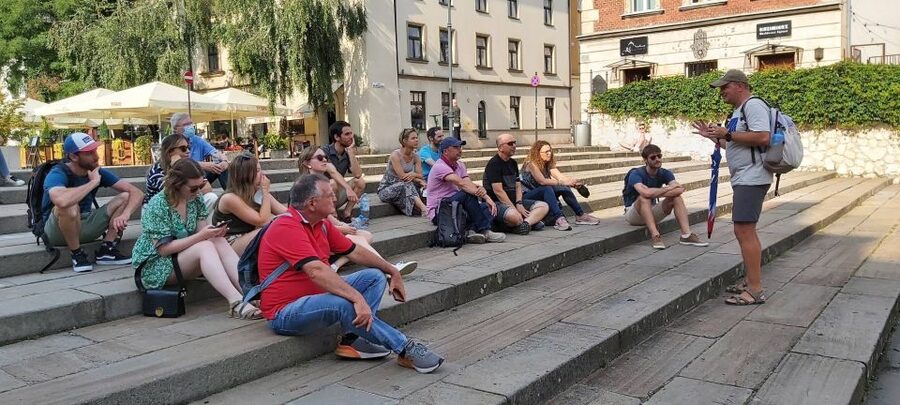 Krakow: Jewish Quarter and Former Ghetto Tour - Kazimierz and the former ghetto, in one 150-minute walk
