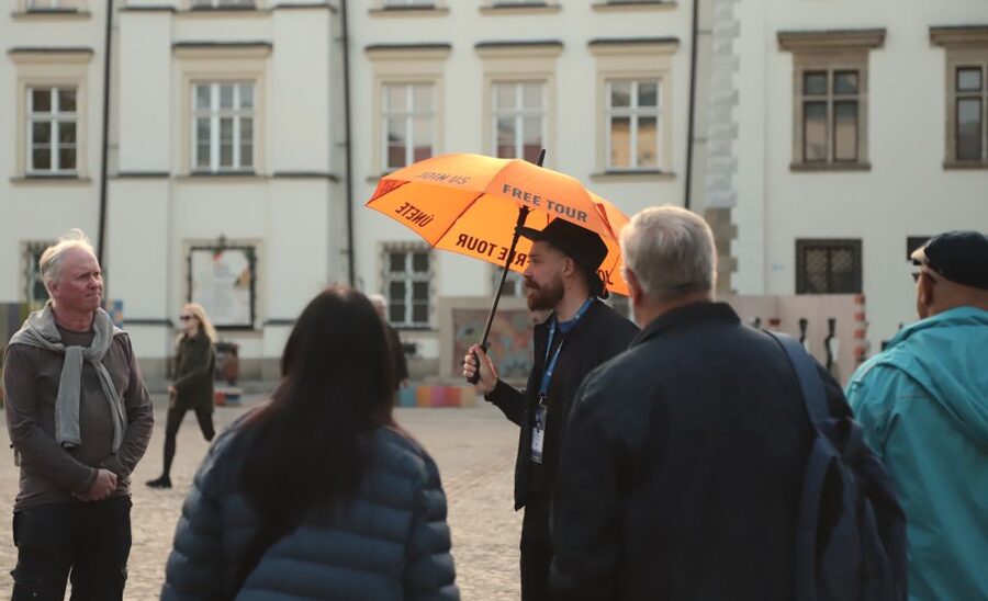 Krakow: Jewish Quarter and Former Ghetto Tour - Old Synagogue meeting point and the streets you will read differently