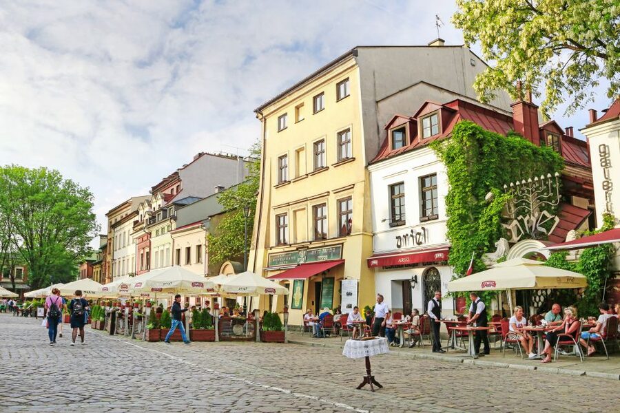 Krakow: Jewish Quarter and Schindler's Factory Guided Tour - Starting Point: The Old Synagogue Steps and Finding Your Guide Fast
