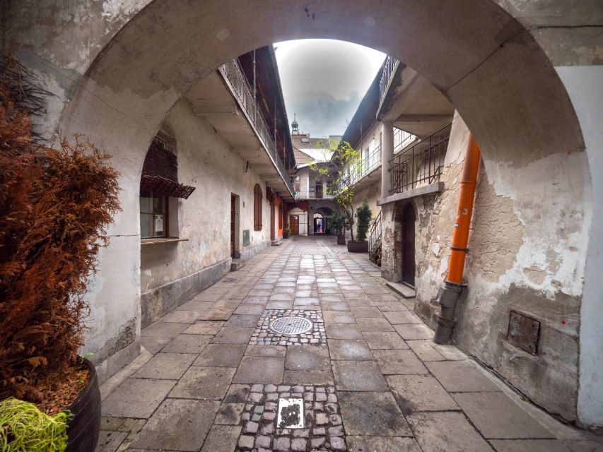 Krakow: Jewish Quarter Guided Walking Tour - The Spielberg effect: seeing Schindler’s List in real space