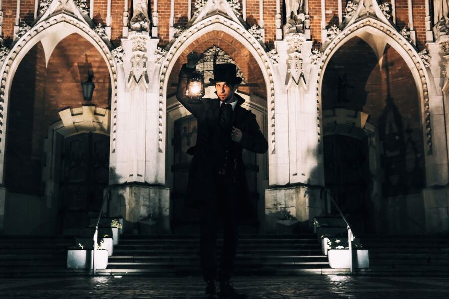 Krakow: Legends and Tales of Old Town Walking Tour - Finding the Lantern Guide at Plac Mariacki (St. Mary Basilica Side)