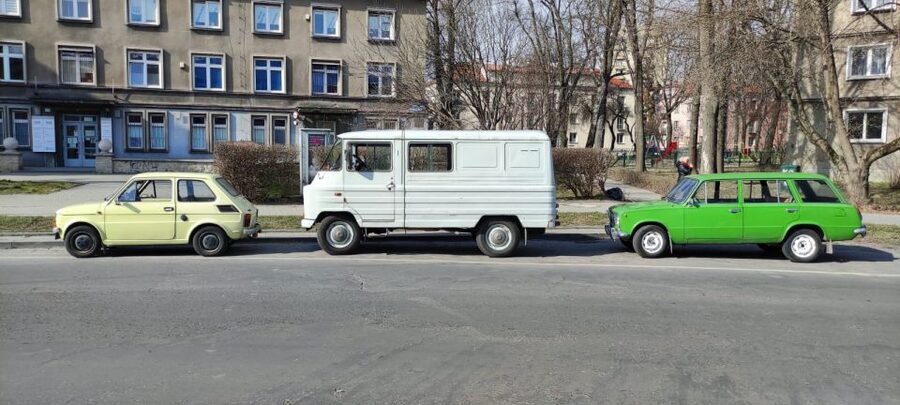Krakow: Nowa Huta Guided Tour in Vintage Car - Optional upgrade: steelworks offices or a Cold War nuclear shelter