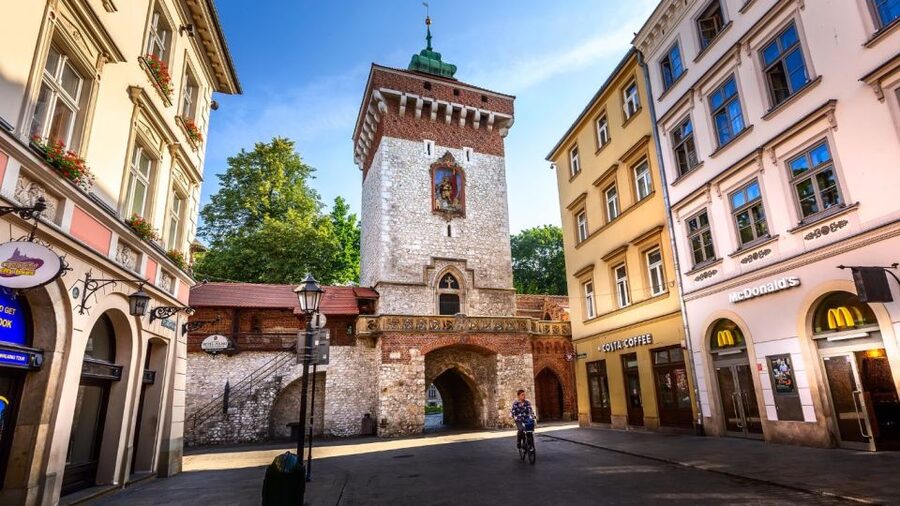 Krakow: Old Town Audioguided walking Tour - How the Audio Guide Keeps You From Getting Stuck