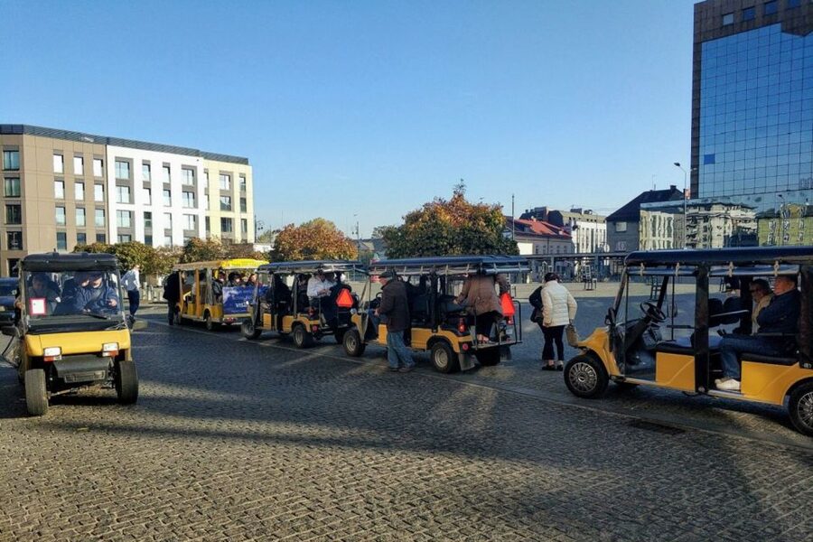 Krakow: Old Town, Ghetto, and Kazimierz Golf Cart Tour - Kazimierz, the oldest district feel, without the energy drain