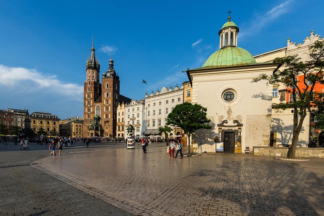 Krakow Old Town Guided Walking Tour - Rynek Główny: St. Mary’s Basilica and Cloth Hall’s market pulse