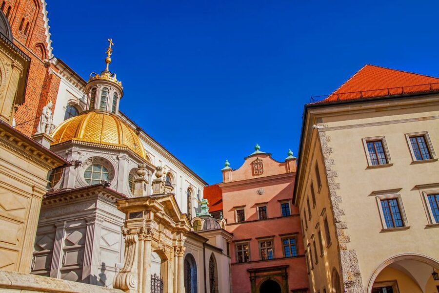 Krakow: Old Town Guided Walking Tour - Jagiellonian University district and Planty Park breaks the “only-stones” rhythm