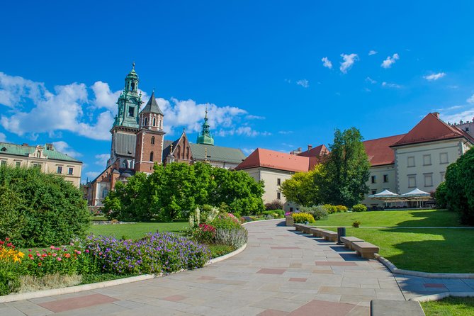 Krakow: Old Town Highlights Private Walking Tour - Kazimierz and Tempel Synagogue: Polish Jewish heritage with WWII context