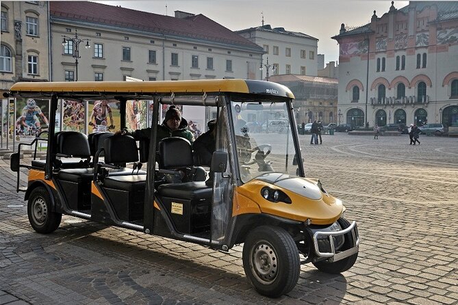 Krakow: Old Town, Jewish Kazimierz and Ghetto Sightseeing by Electric Golf Cart - Szeroka Street’s synagogues: the heart of Kazimierz