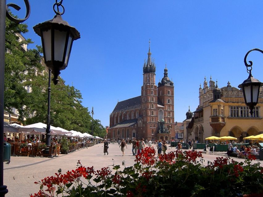 Krakow: Old Town Private Guided Walking Tour - Who should book it, and who should skip it