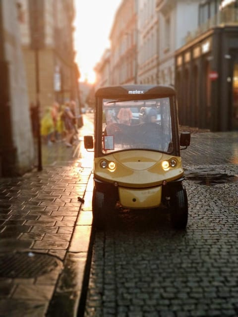 Krakow: Old Town Sightseeing Tour by Electric Golf Cart - Planty Park and the medieval walls, where the story starts