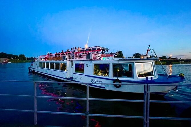 Krakow: One Hour Evening or Night Boat Trip - Kazimierz cruising: Jewish quarter views with a cultural lens