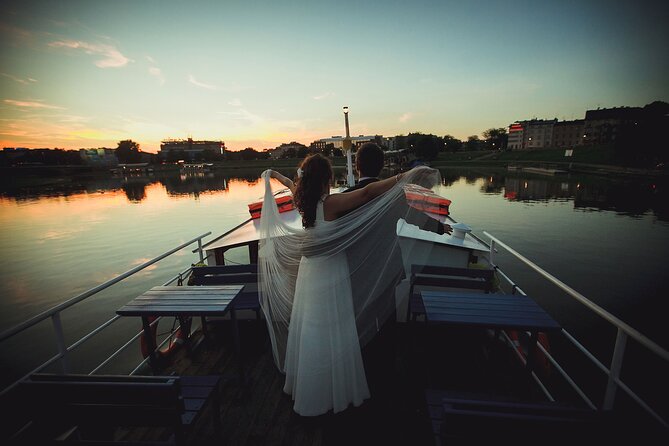 Krakow: One Hour Evening or Night Boat Trip - How the commentary works on board (and how not to miss the good bits)