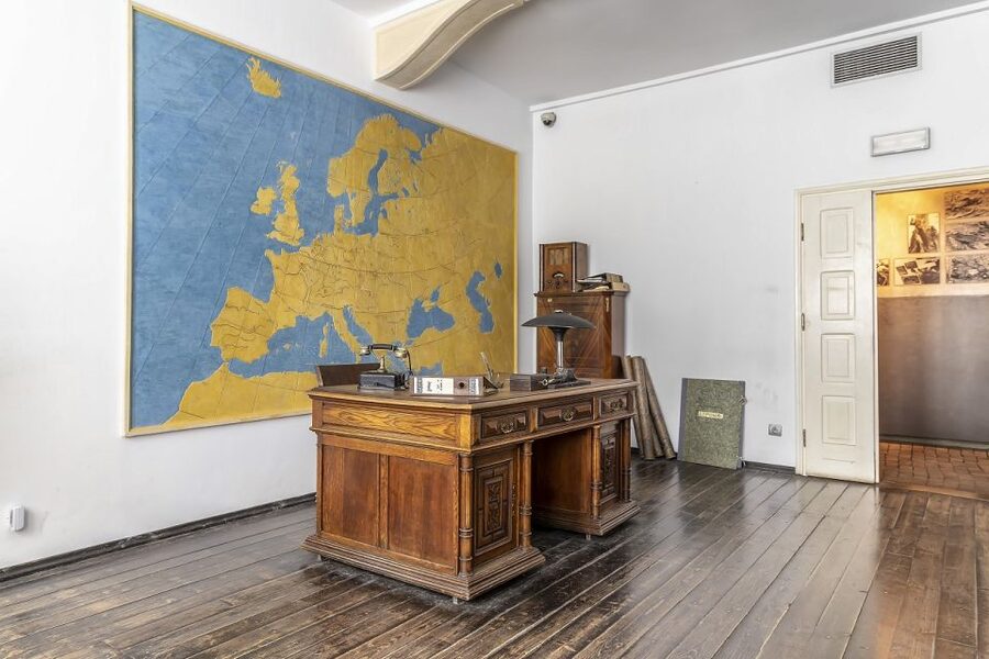 Krakow: Oskar Schindler's Enamel Factory Museum Guided Tour - Key things that make this tour work
