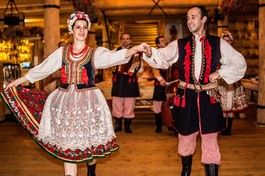 Krakow: Polish Folk Night with Dinner and Unlimited Drinks - Timing and transport logistics: how to avoid the small frustrations